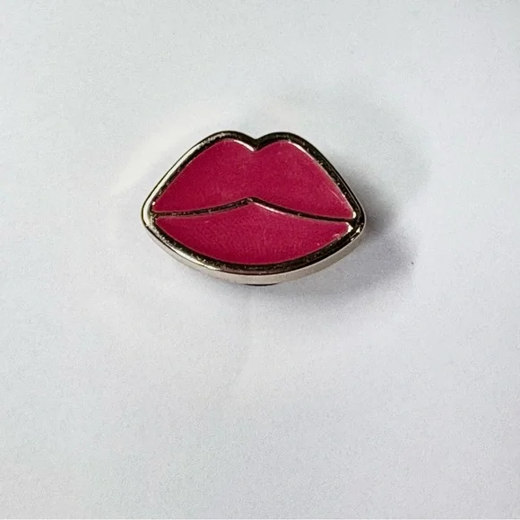 Croc Jibbitz Pink Lips Mouth Gold - Picture 4 of 5